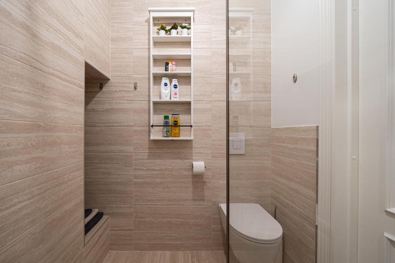 Library House "Bibliotekas Nams" - Apartment With Park View ريغا المظهر الخارجي الصورة