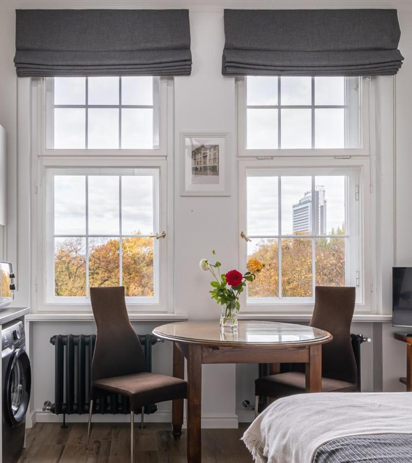 Library House "Bibliotekas Nams" - Apartment With Park View ريغا المظهر الخارجي الصورة