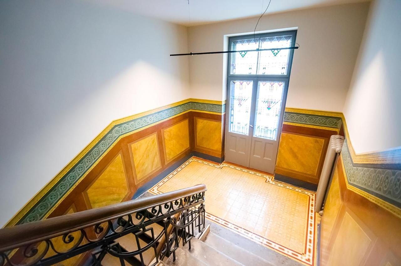 Library House "Bibliotekas Nams" - Apartment With Park View ريغا المظهر الخارجي الصورة